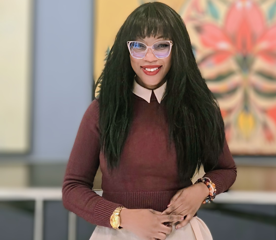 Joan Juwel — NeverMind B2B Founder